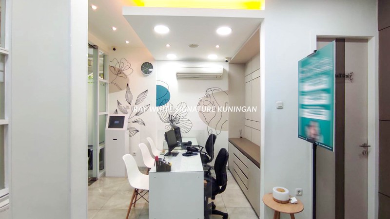 Ruko 4 Lantai Posisi Hook di Jalan Tawakal Ujung Tomang