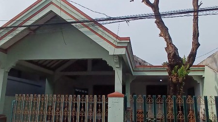 Dijual Rumah Luas dan Strategis di Jl. Mauni, Kediri - SHM, Siap Huni