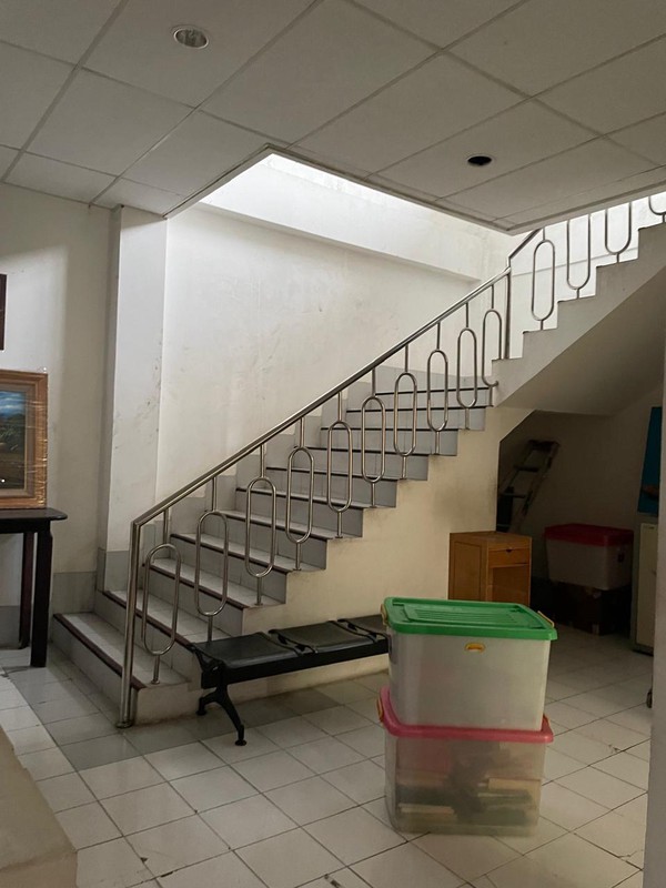 Disewakan Ruko Mutiara Center blok A6 - 9 ( 4 ruko ) Eks Kantor