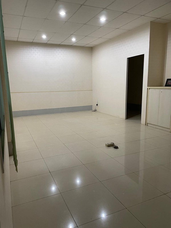 Disewakan Ruko Mutiara Center blok A6 - 9 ( 4 ruko ) Eks Kantor