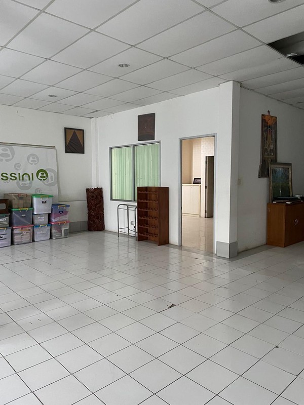 Disewakan Ruko Mutiara Center blok A6 - 9 ( 4 ruko ) Eks Kantor