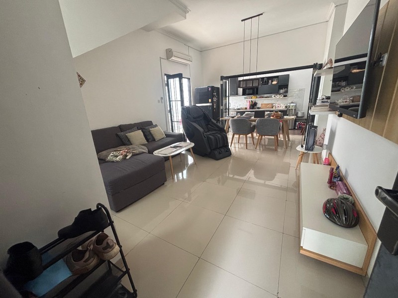 Dijual Rumah Lokasi Strategis di Camat Gabun II, Town House The Hills