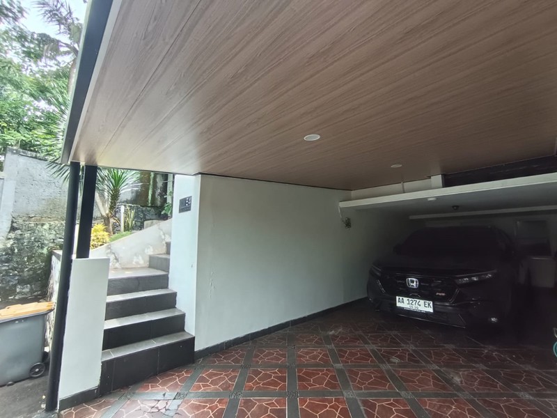 Dijual Rumah Lokasi Strategis di Camat Gabun II, Town House The Hills