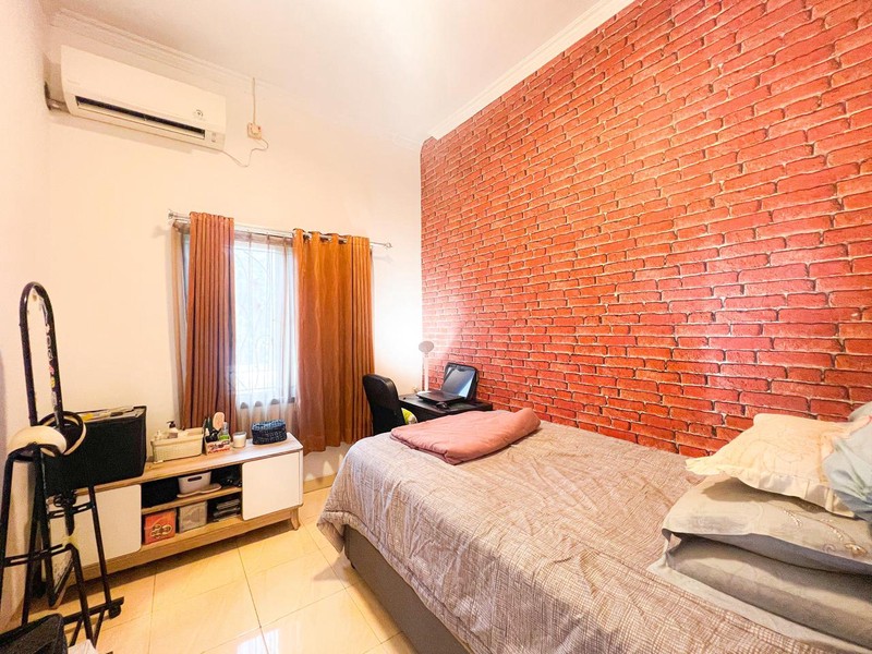 Rumah bagus Siap Huni  dengan Lokasi Strategis di Jakarta selatan