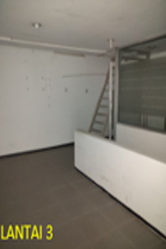 Ruko Siap Pakai EX Bank Permata 3 Lantai  LT 104 m2 LB 340 m2 Lokasi Stategis @Klojen, Malang