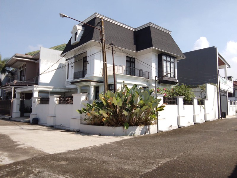 Rumah Baru dan Megah di Kawasan Kawaluyaan Soekarno Hatta Bandung