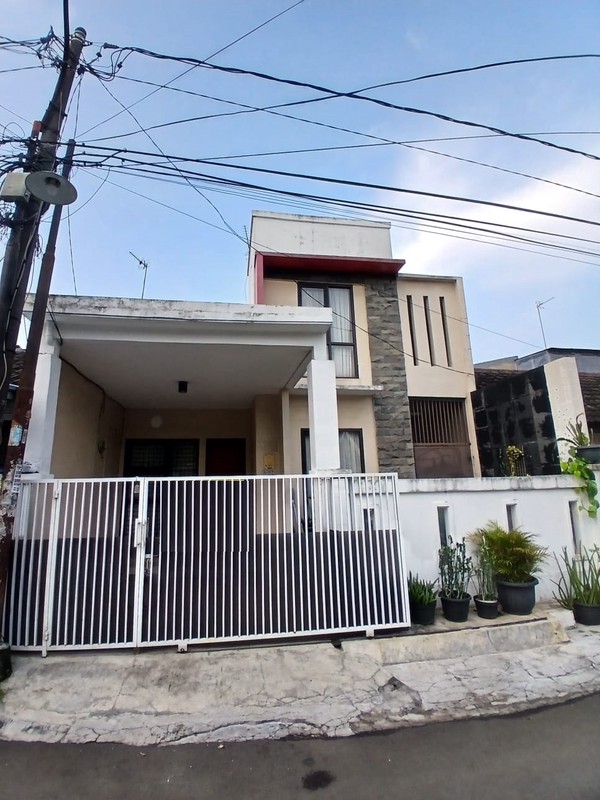 Rumah semi furnished di Griya Loka BSD