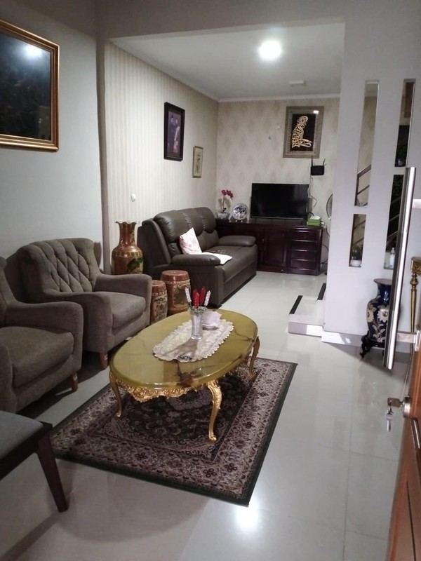 Rumah semi furnished di Griya Loka BSD