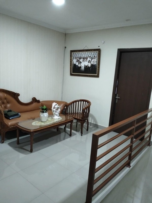 Rumah semi furnished di Griya Loka BSD