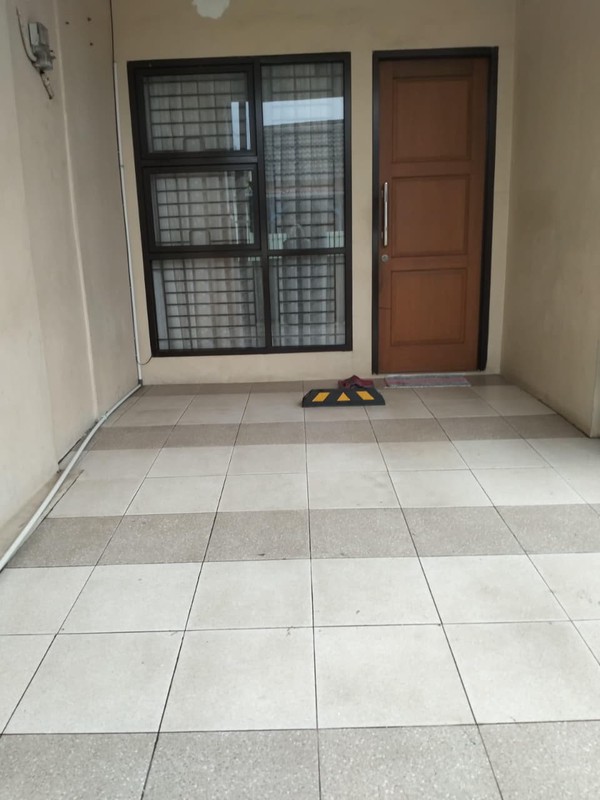 Rumah semi furnished di Griya Loka BSD