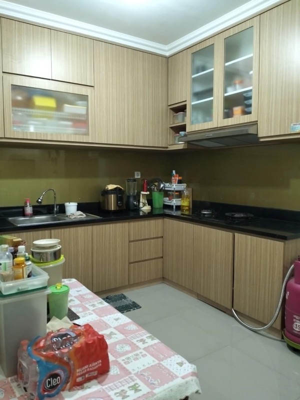 Rumah semi furnished di Griya Loka BSD