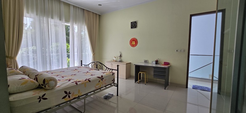 Spesial Rumah depan LITTLE FOREST jogging track di Puspita Loka BSD City