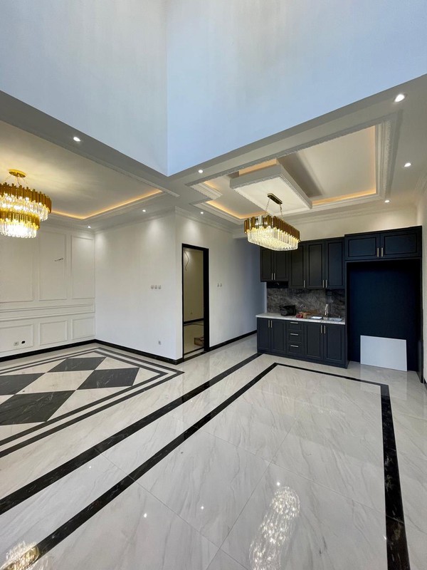 Dijual Rumah Mewah 3 Lantai Bergaya American Classic di Jagakarsa