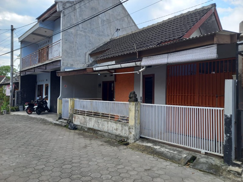 Rumah Siap Huni dalam Perumahan Lokasi Strategis Dekat Sleman City Hall 