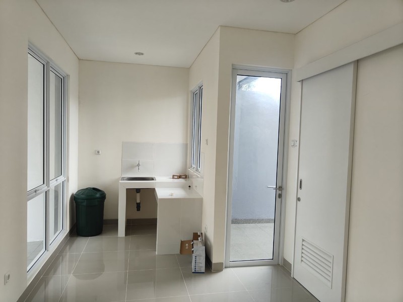 Rumah Modern di Arcadia Village Gading Serpong 