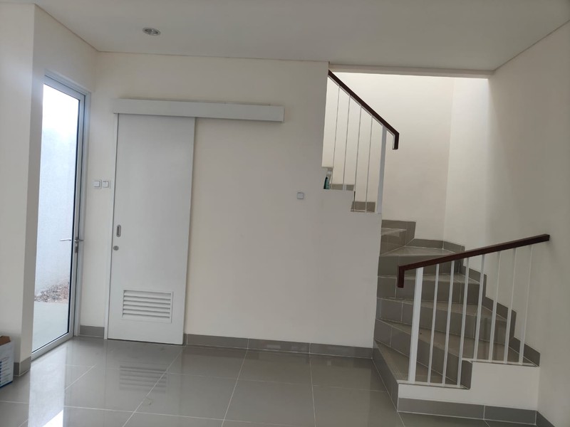 Rumah Modern di Arcadia Village Gading Serpong 