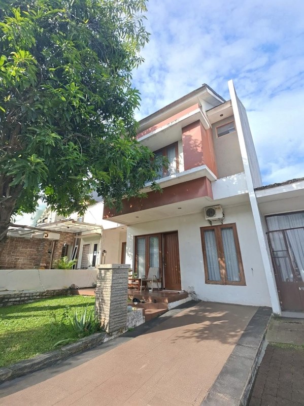 Rumah Bagus Di Cluster Valencia Graha Raya Bintaro Jaya