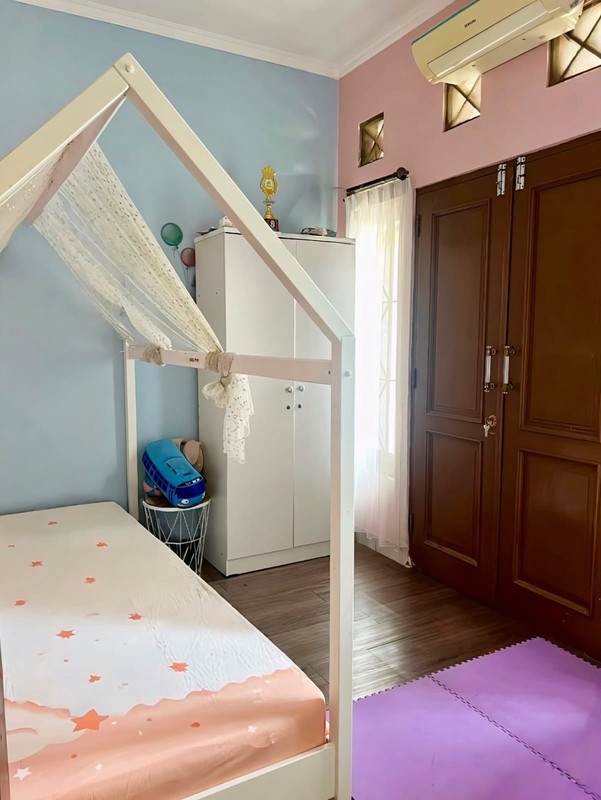 Rumah Bagus Di Jl Antene Radio Dalam Jakarta Selatan