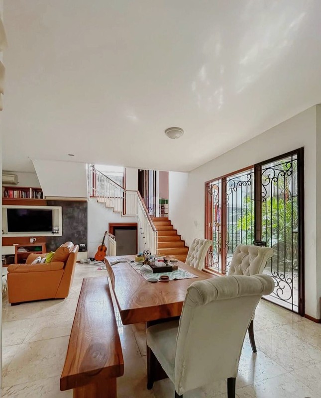 Dijual Rumah di Cluster Exlusive Bintaro Sektor 9