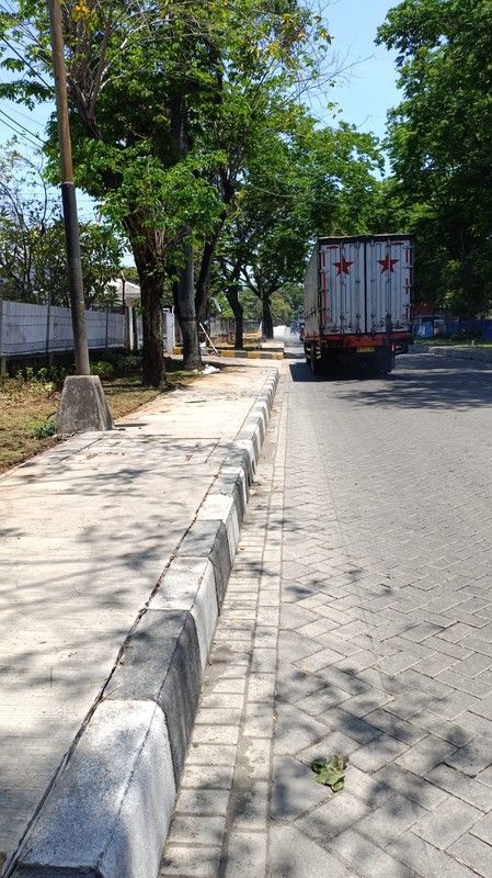 gudang industri dengan pembuangan limbah surabaya