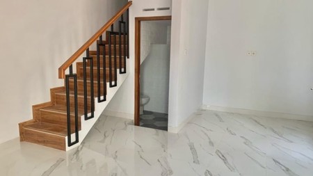 Rumah Bagus Di Avaya 2 Bintaro, Jl Unta Raya Pondok Ranji Tangerang Selatan