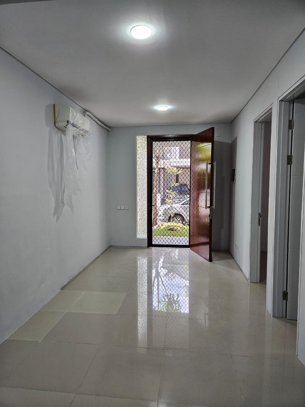 Dijual rumah 3 lantai nortwest park citraland surabaya barat developer ciputra group