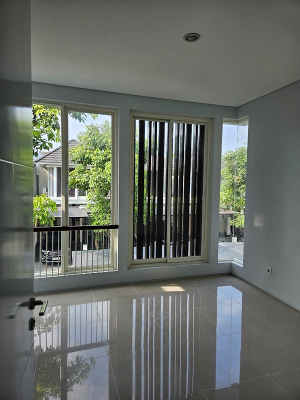 Dijual rumah 3 lantai nortwest park citraland surabaya barat developer ciputra group