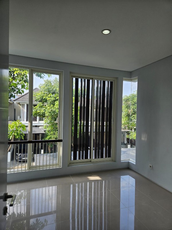 Dijual rumah 3 lantai nortwest park citraland surabaya barat developer ciputra group