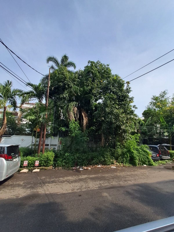 Dijual Rumah Hitung Tanah di Simprug, Jakarta Selatan