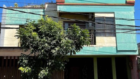 DIJUAL Rumah Strategis 3 Lantai di Jalan Raya Lontar Surabaya Barat