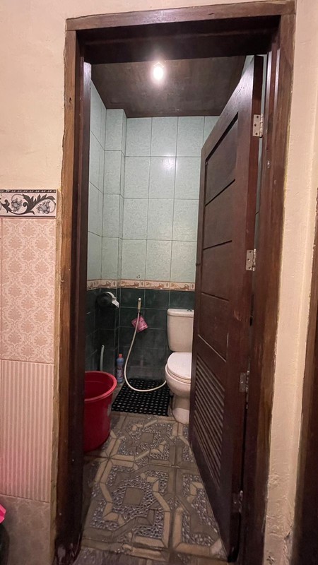 DIJUAL Rumah Strategis 3 Lantai di Jalan Raya Lontar Surabaya Barat