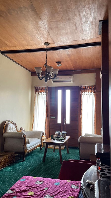 DIJUAL Rumah Strategis 3 Lantai di Jalan Raya Lontar Surabaya Barat