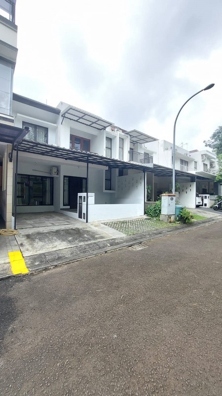 Rumah Bagus, Apik, Siap Huni, Lokasi strategis, kemanan 24 jam dalam Cluster di Bintaro