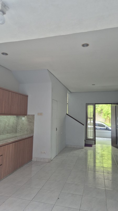 Rumah Bagus, Apik, Siap Huni, Lokasi strategis, kemanan 24 jam dalam Cluster di Bintaro