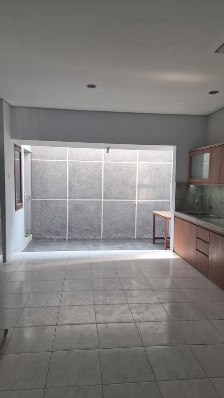 Rumah Bagus, Apik, Siap Huni, Lokasi strategis, kemanan 24 jam dalam Cluster di Bintaro