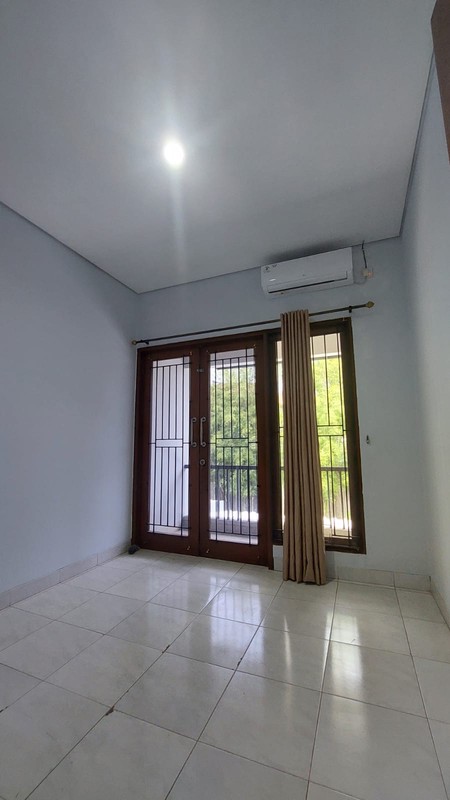 Rumah Bagus, Apik, Siap Huni, Lokasi strategis, kemanan 24 jam dalam Cluster di Bintaro