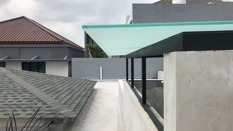Dijual Rumah modern Mewah Baru 2 lantai Minimalis Pakuwon Indah
