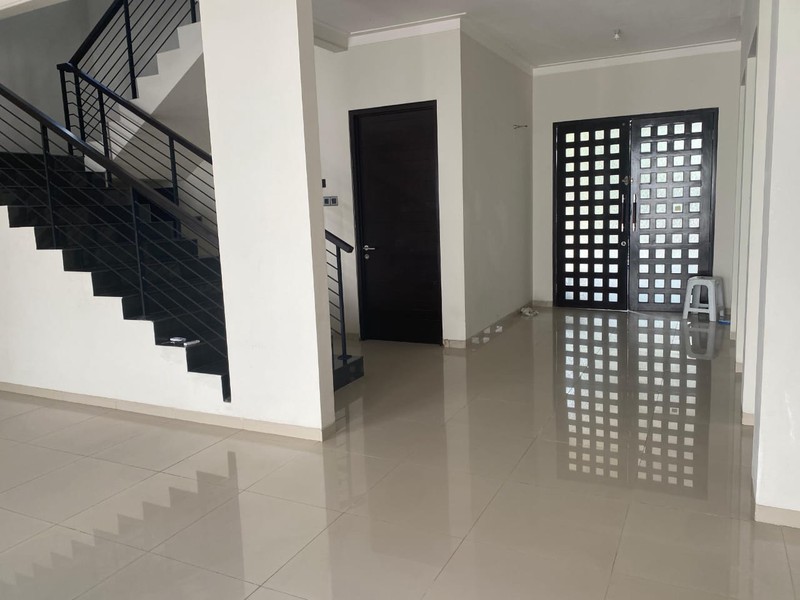 Disewakan Rumah 2 lantai Minimalis siap huni/kondisi istimewa Prambanan Residence