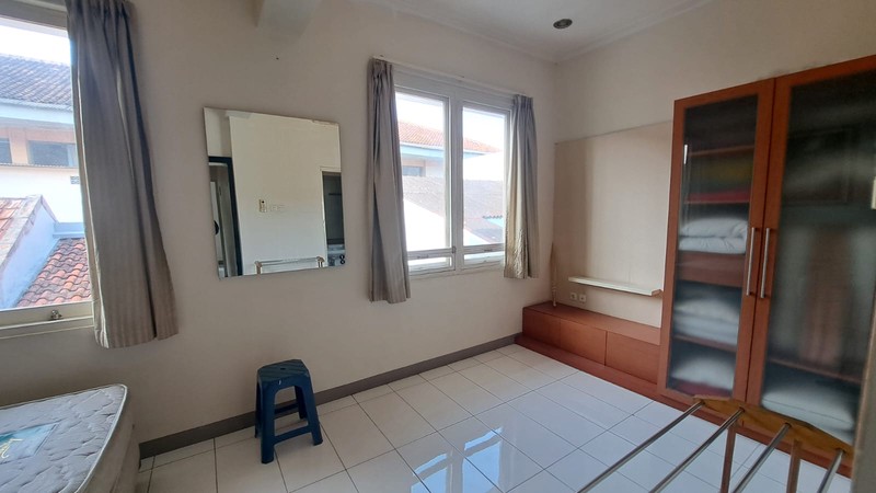 Rumah Dalam Perum Dekat Ambarukmo Plaza, Caturtunggal, Depok, Sleman