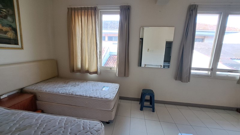 Rumah Dalam Perum Dekat Ambarukmo Plaza, Caturtunggal, Depok, Sleman