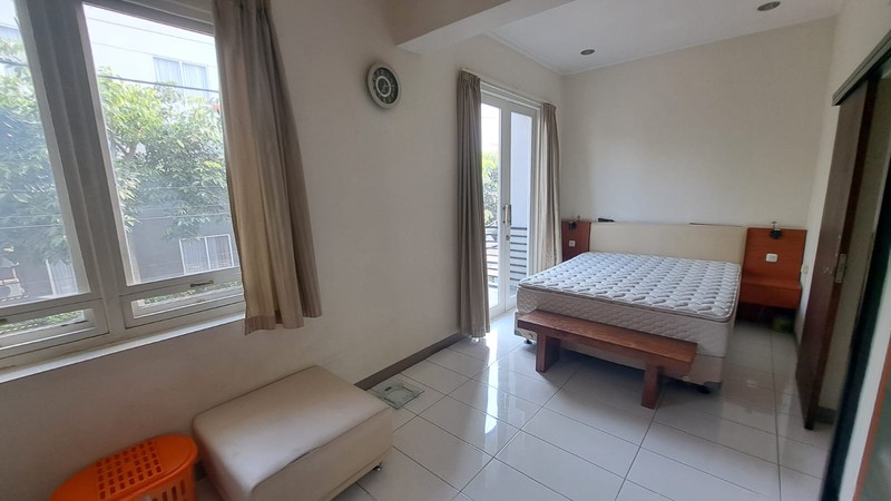 Rumah Dalam Perum Dekat Ambarukmo Plaza, Caturtunggal, Depok, Sleman