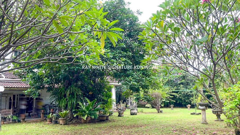 Rumah Tua Hitung Tanah di Komplek Deplu Pondok Aren Lokasi Aman