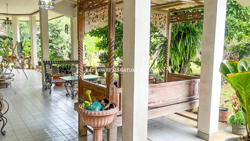 Rumah Tua Hitung Tanah di Komplek Deplu Pondok Aren Lokasi Aman