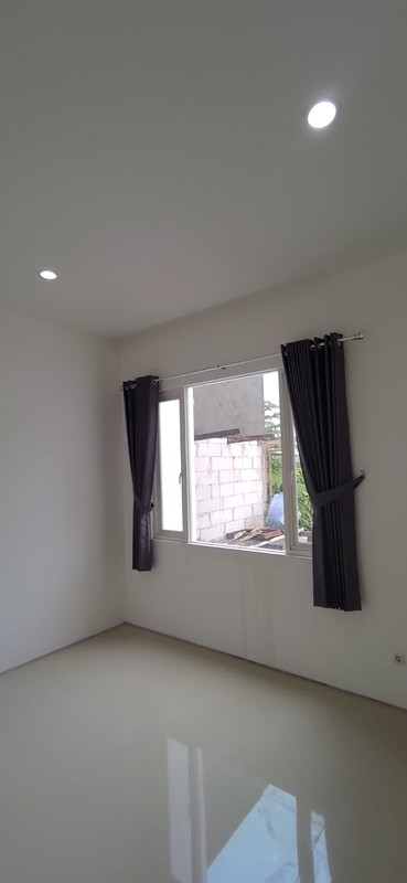 Murah 1 Milyar-an Dijual Rumah Dian Istana Residence Oasia - wiyung Surabaya  - New Modern Spesial 3 Kamar Tidur  Dekat Graha Famili, Royal Residence, Pakuwon Mall