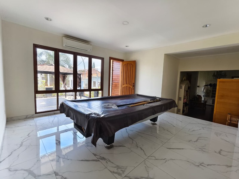 Tanah besar di De Latinos, dekat Exit Tol BSD