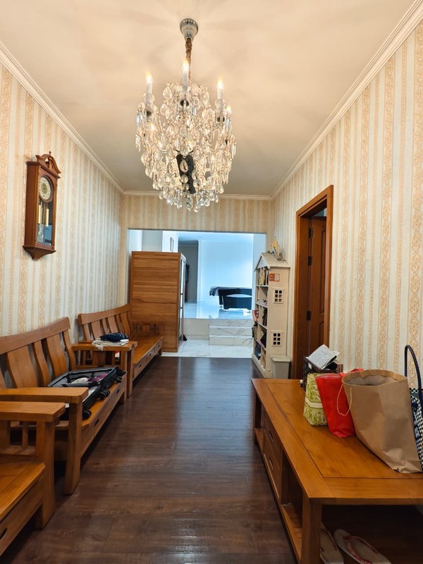 Tanah besar di De Latinos, dekat Exit Tol BSD