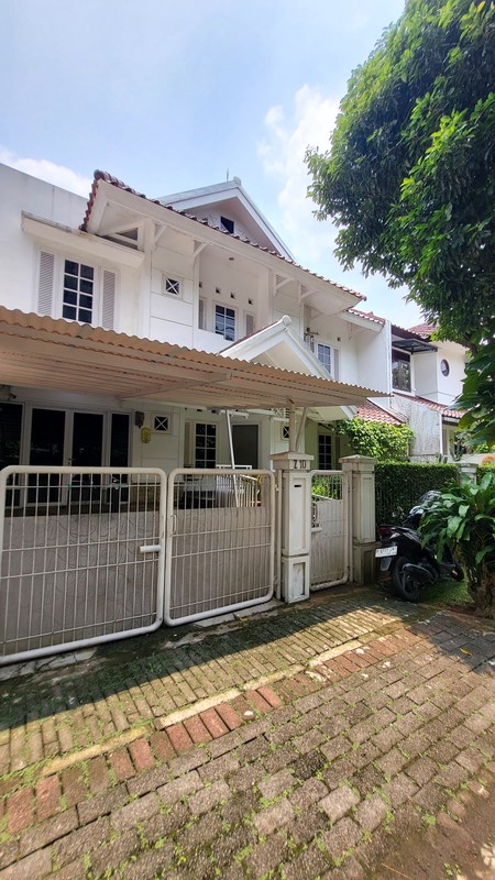 Rumah 2 Lantai Siap Huni di Giri Loka BSD Dekat Tol