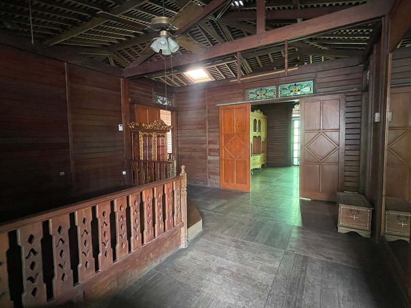 Turun Harga Rumah Unik Artistik Kayu  Merbau , Cozy, Homy - 2 Lantai di Jl. Jambore Cibubur 