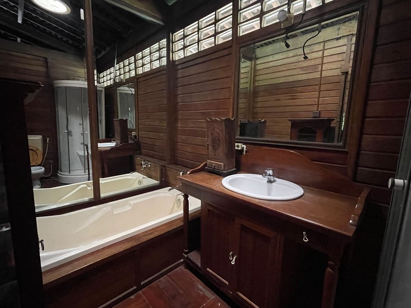 Turun Harga Rumah Unik Artistik Kayu  Merbau , Cozy, Homy - 2 Lantai di Jl. Jambore Cibubur 