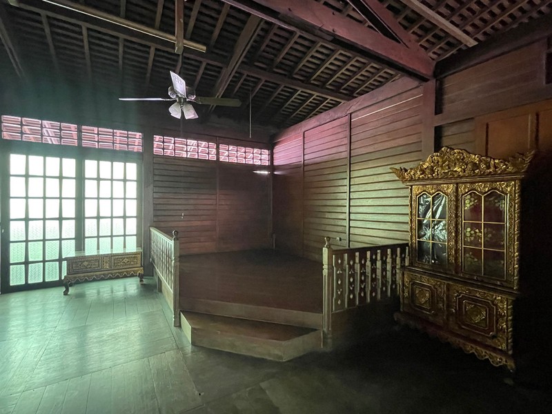 Turun Harga Rumah Unik Artistik Kayu  Merbau , Cozy, Homy - 2 Lantai di Jl. Jambore Cibubur 